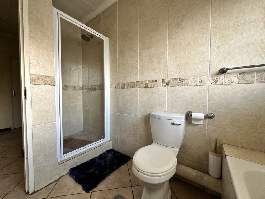 3 Bedroom Property for Sale in Albertsdal Gauteng