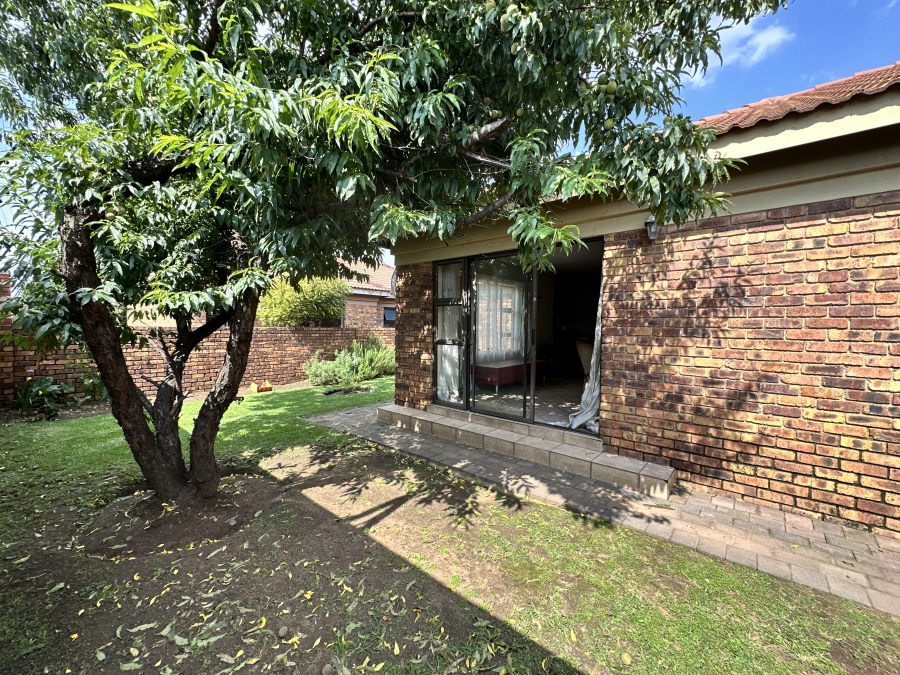 3 Bedroom Property for Sale in Albertsdal Gauteng