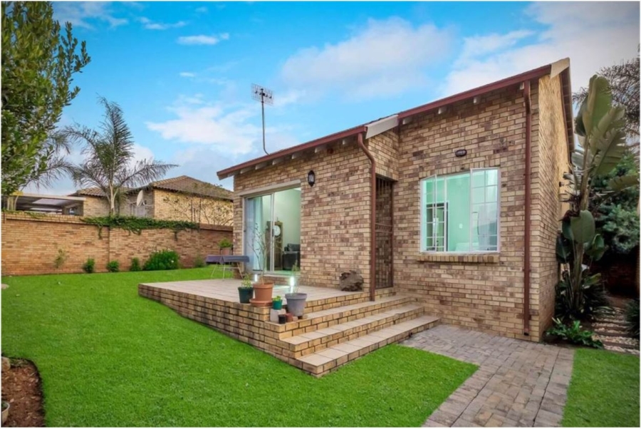 3 Bedroom Property for Sale in Weltevreden Park Gauteng