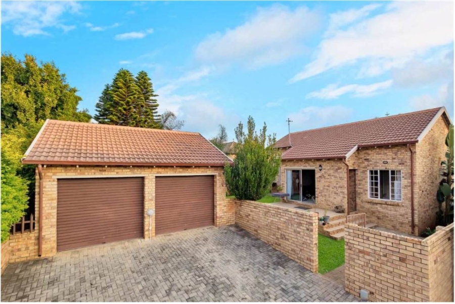 3 Bedroom Property for Sale in Weltevreden Park Gauteng