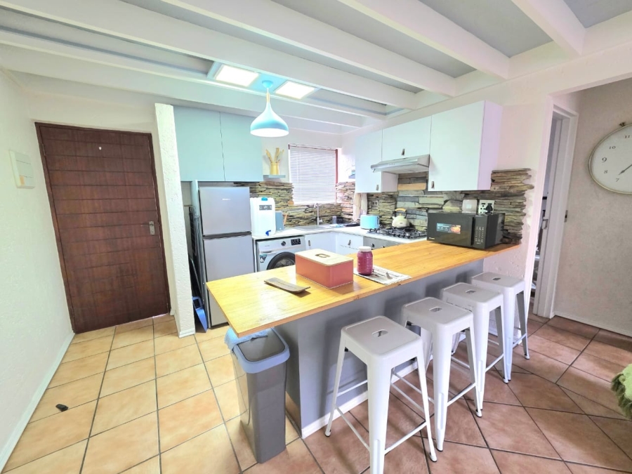 To Let 1 Bedroom Property for Rent in Lonehill Gauteng