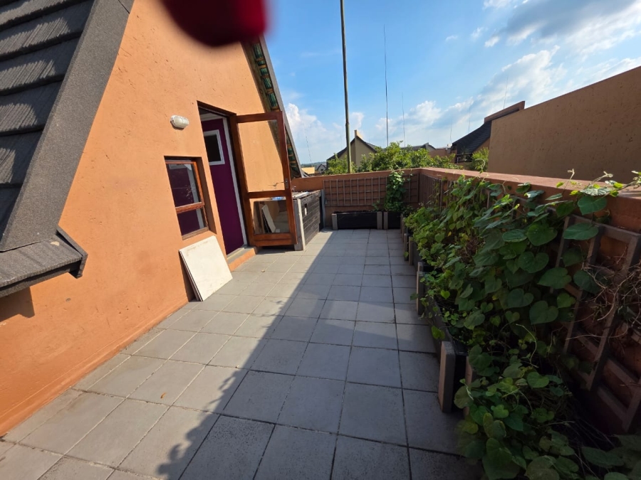 To Let 1 Bedroom Property for Rent in Lonehill Gauteng