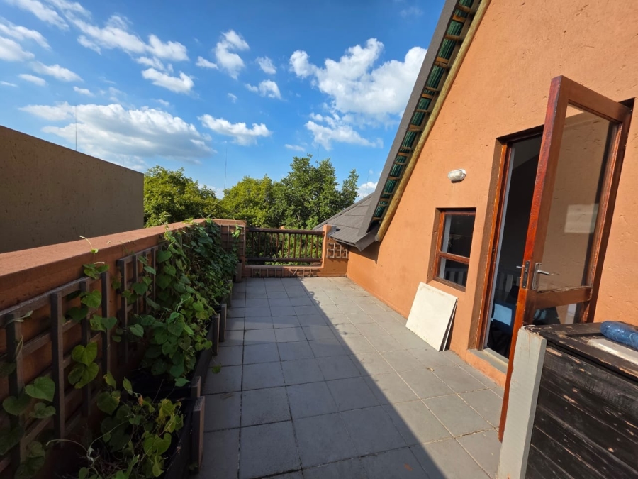 To Let 1 Bedroom Property for Rent in Lonehill Gauteng