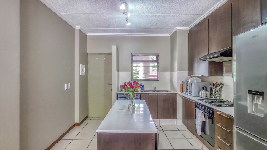 2 Bedroom Property for Sale in Lonehill Gauteng