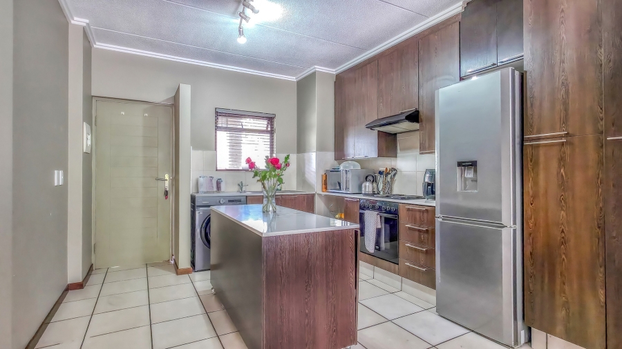 2 Bedroom Property for Sale in Lonehill Gauteng