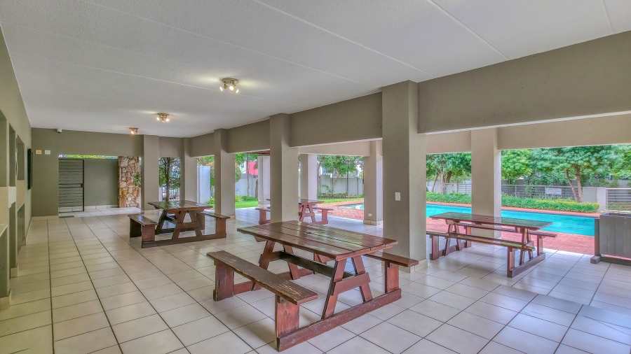 2 Bedroom Property for Sale in Lonehill Gauteng