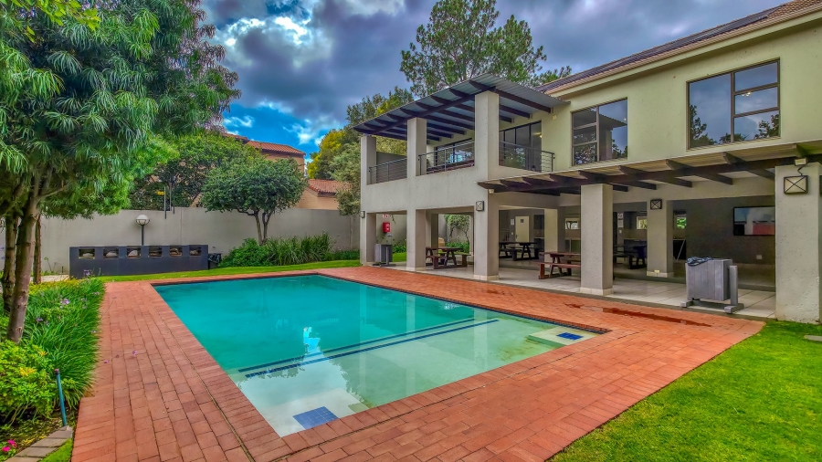 2 Bedroom Property for Sale in Lonehill Gauteng