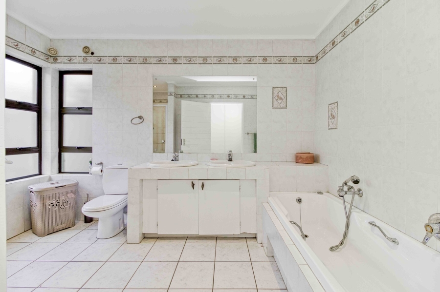 To Let 3 Bedroom Property for Rent in Dainfern Golf Estate Gauteng