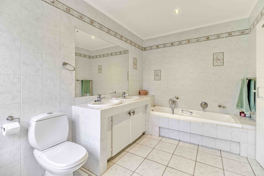 To Let 3 Bedroom Property for Rent in Dainfern Golf Estate Gauteng