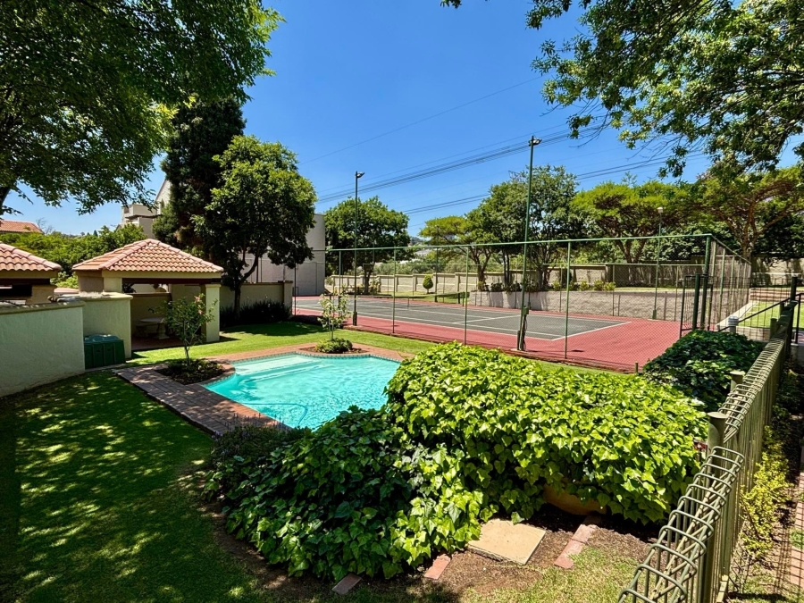 To Let 2 Bedroom Property for Rent in Parkmore Gauteng