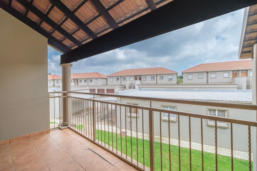 To Let 2 Bedroom Property for Rent in Roodekrans Gauteng