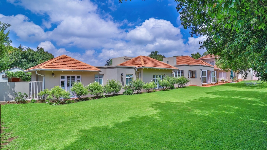 5 Bedroom Property for Sale in Linden Gauteng