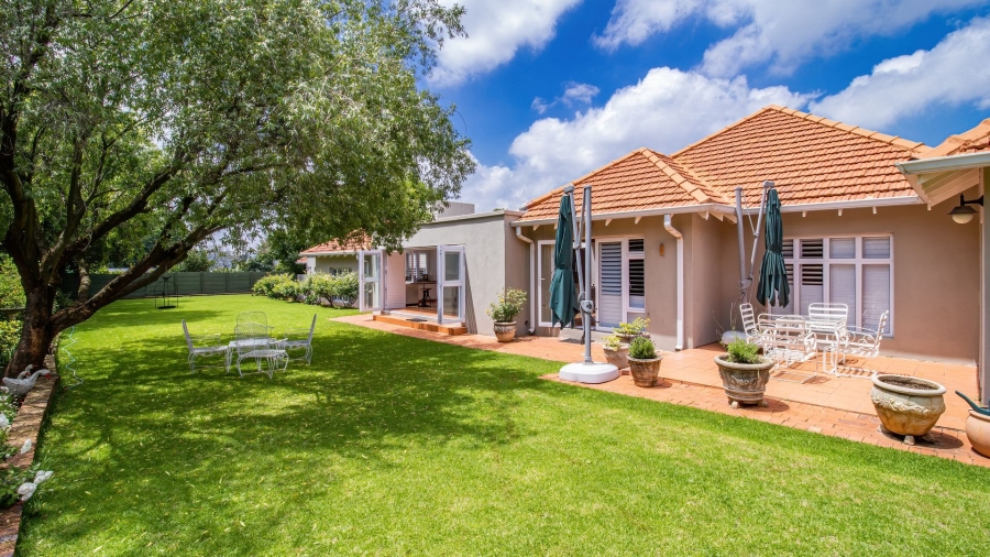 5 Bedroom Property for Sale in Linden Gauteng