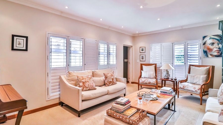 5 Bedroom Property for Sale in Linden Gauteng