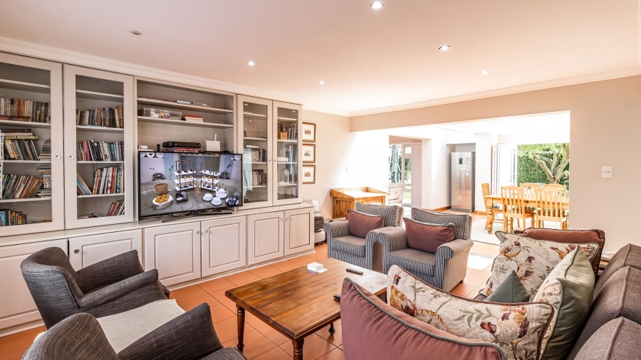 5 Bedroom Property for Sale in Linden Gauteng