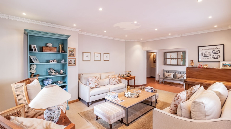 5 Bedroom Property for Sale in Linden Gauteng