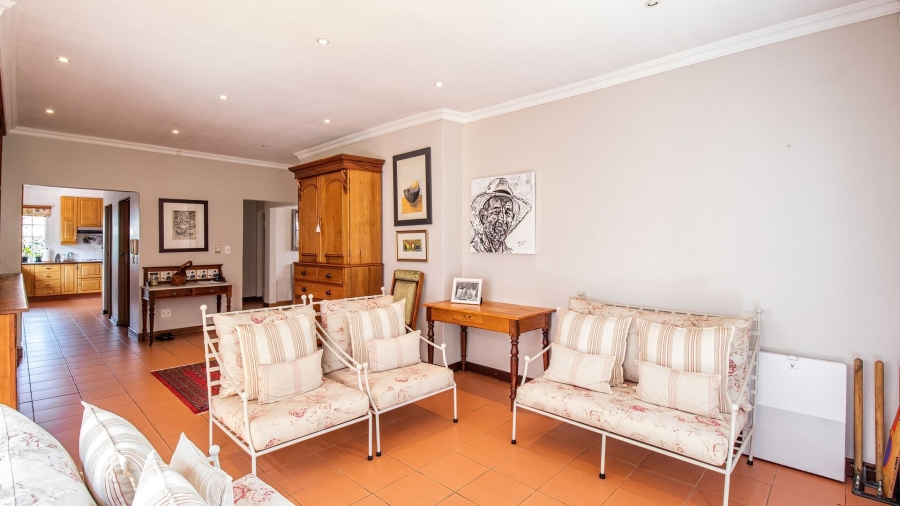 5 Bedroom Property for Sale in Linden Gauteng
