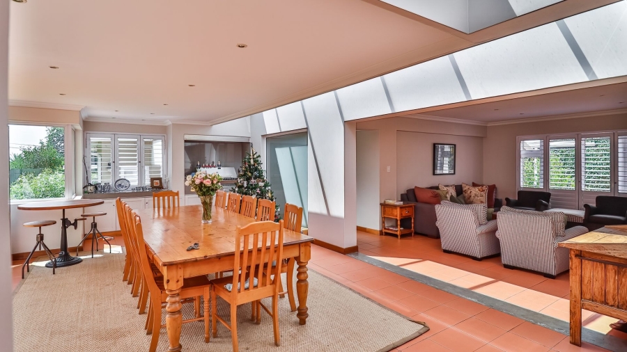 5 Bedroom Property for Sale in Linden Gauteng