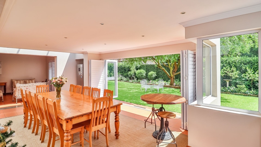 5 Bedroom Property for Sale in Linden Gauteng