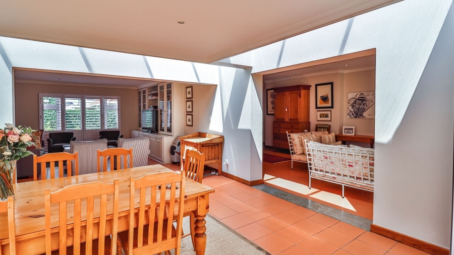 5 Bedroom Property for Sale in Linden Gauteng