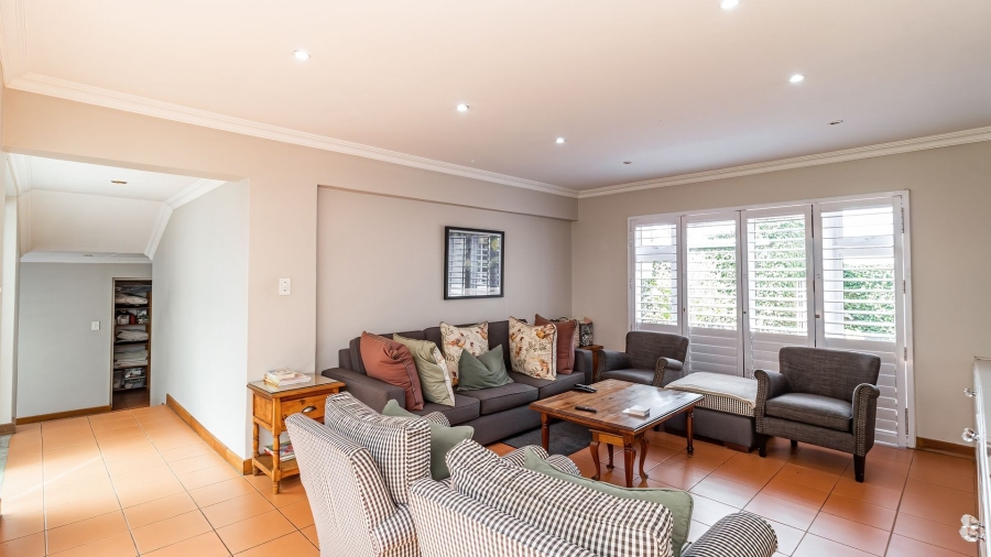 5 Bedroom Property for Sale in Linden Gauteng