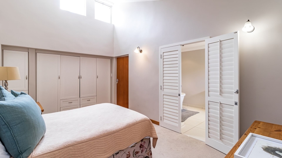 5 Bedroom Property for Sale in Linden Gauteng