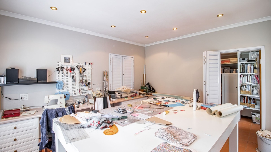 5 Bedroom Property for Sale in Linden Gauteng