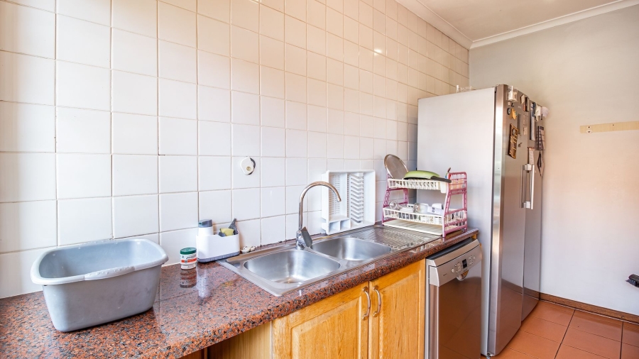 5 Bedroom Property for Sale in Linden Gauteng