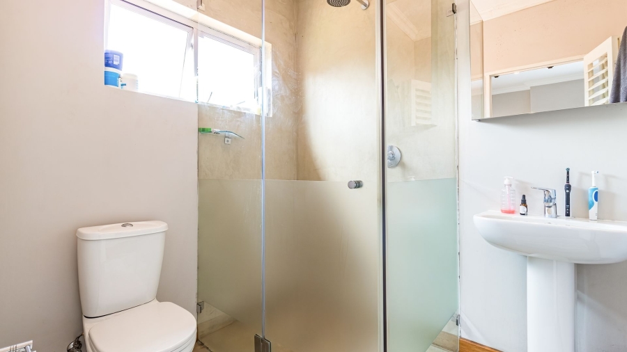 5 Bedroom Property for Sale in Linden Gauteng