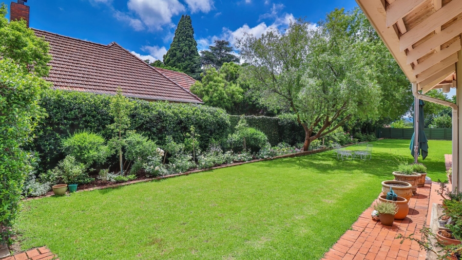 5 Bedroom Property for Sale in Linden Gauteng