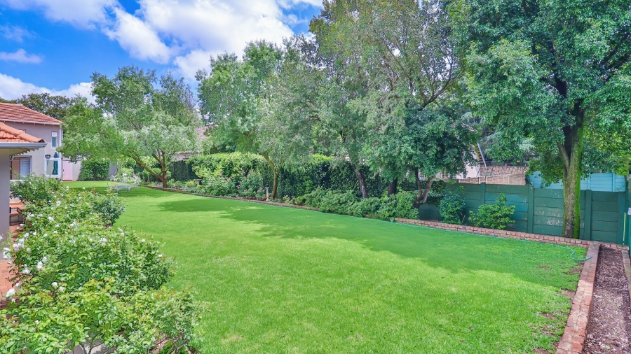 5 Bedroom Property for Sale in Linden Gauteng