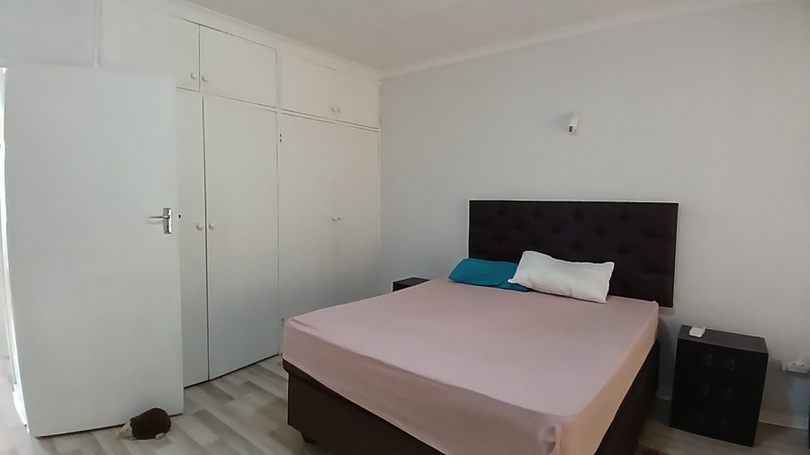 To Let 2 Bedroom Property for Rent in New Redruth Gauteng