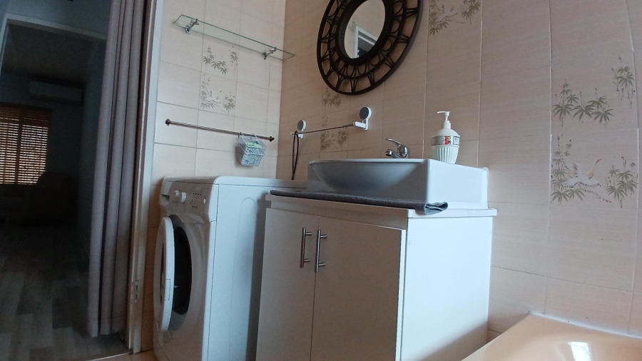 To Let 2 Bedroom Property for Rent in New Redruth Gauteng