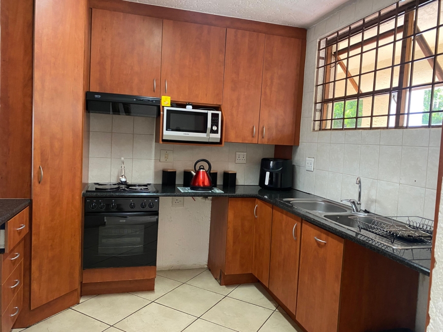 2 Bedroom Property for Sale in Corlett Gardens Gauteng