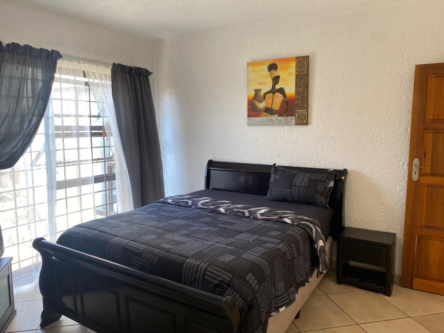 2 Bedroom Property for Sale in Corlett Gardens Gauteng