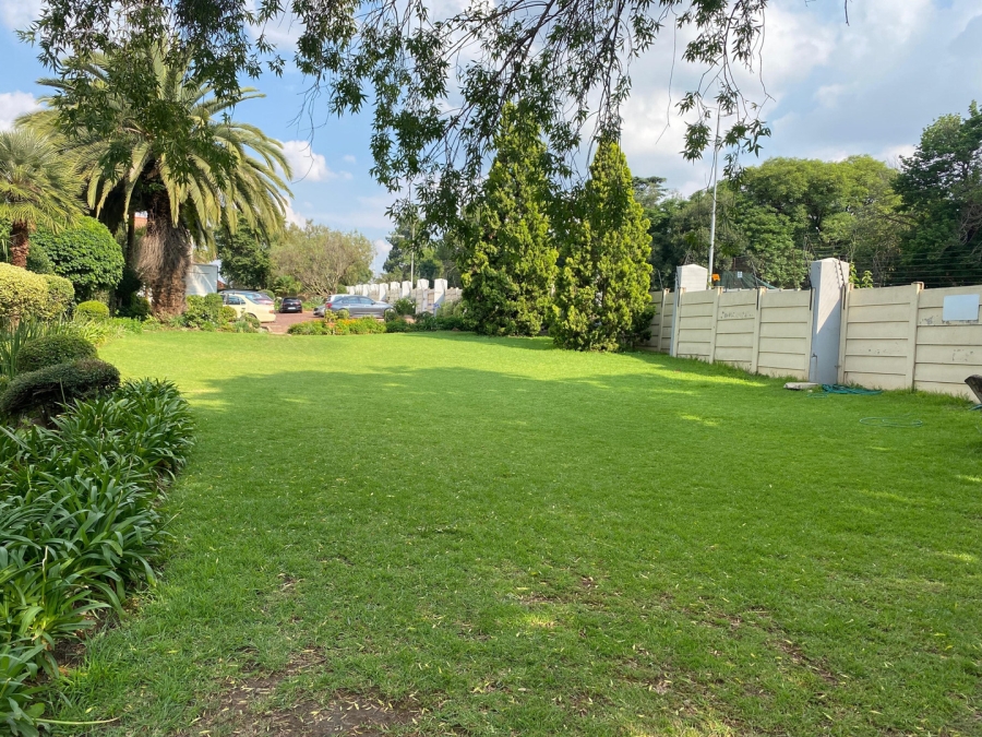 2 Bedroom Property for Sale in Corlett Gardens Gauteng