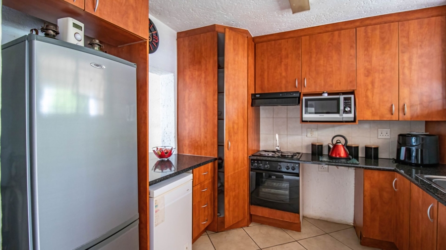 2 Bedroom Property for Sale in Corlett Gardens Gauteng