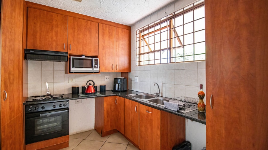 2 Bedroom Property for Sale in Corlett Gardens Gauteng
