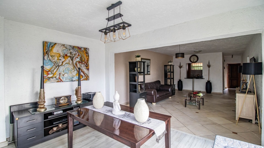 2 Bedroom Property for Sale in Corlett Gardens Gauteng