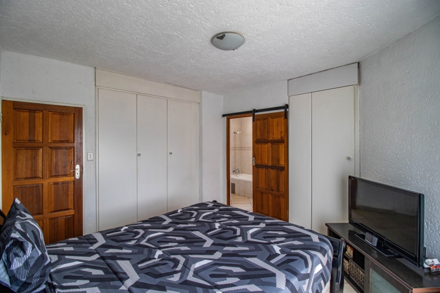 2 Bedroom Property for Sale in Corlett Gardens Gauteng