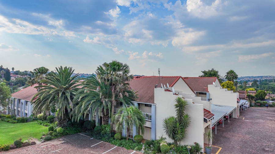 2 Bedroom Property for Sale in Corlett Gardens Gauteng