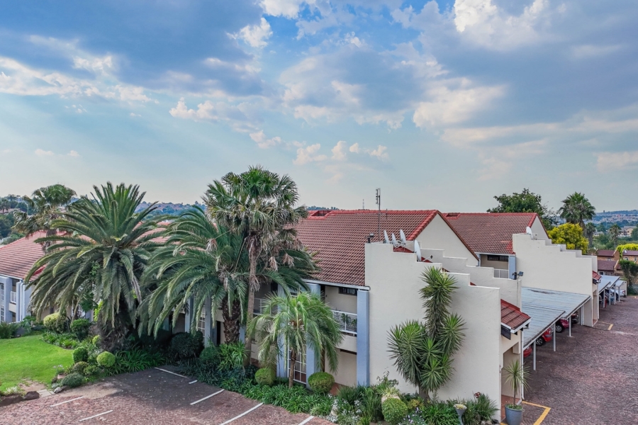 2 Bedroom Property for Sale in Corlett Gardens Gauteng