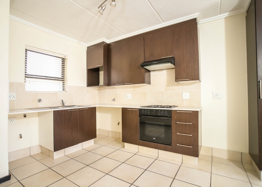 To Let 2 Bedroom Property for Rent in Bryanston Gauteng
