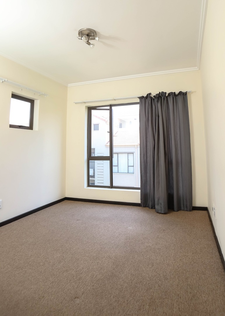 To Let 2 Bedroom Property for Rent in Bryanston Gauteng