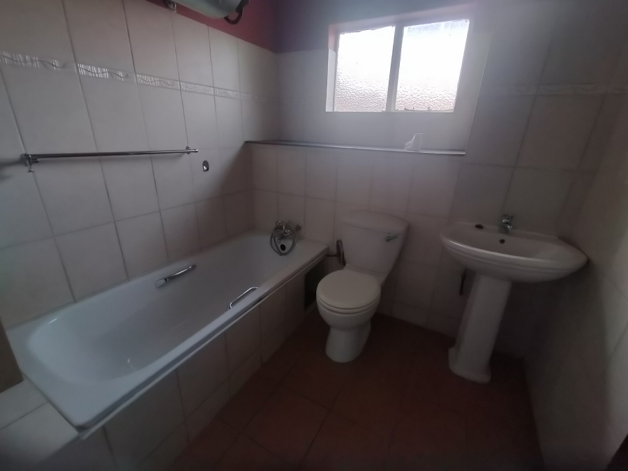 2 Bedroom Property for Sale in Pretoria North Gauteng