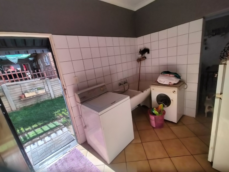 3 Bedroom Property for Sale in Tileba Gauteng