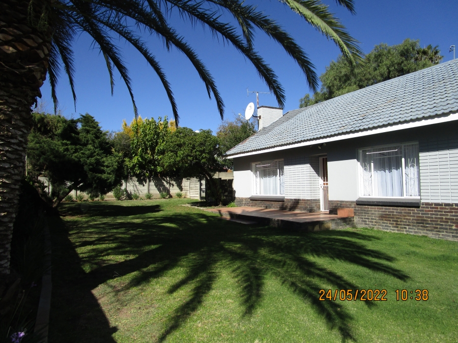 To Let 3 Bedroom Property for Rent in Edenvale Central Gauteng