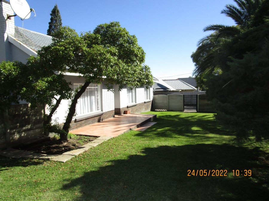 To Let 3 Bedroom Property for Rent in Edenvale Central Gauteng