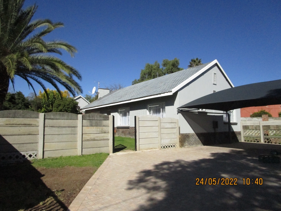 To Let 3 Bedroom Property for Rent in Edenvale Central Gauteng