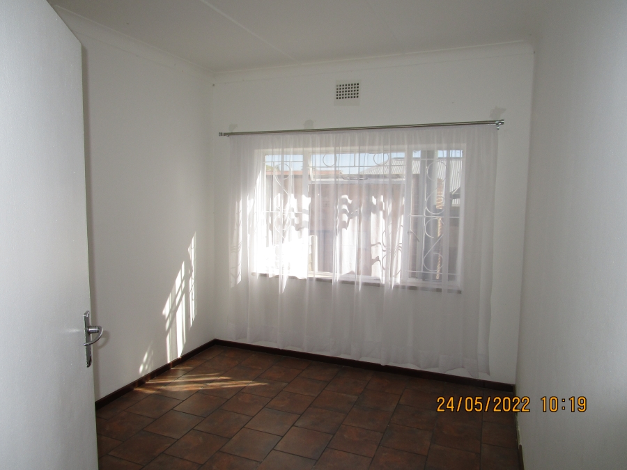 To Let 3 Bedroom Property for Rent in Edenvale Central Gauteng